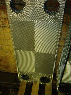 Пластины теплообменника ПОСЛЕ химической промывки